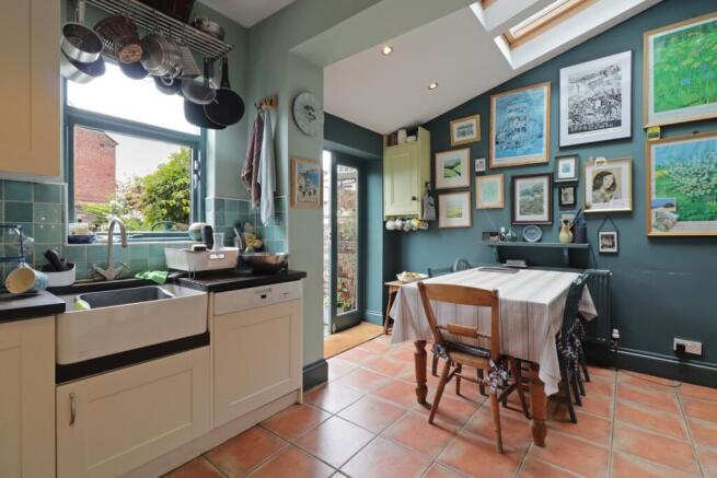 4 bed Terraced for sale Image 8
