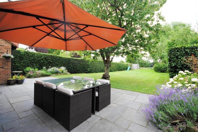garden and patio.JPG