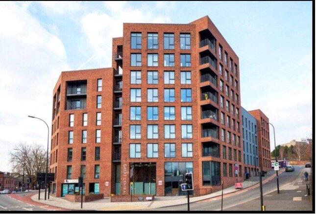 2 bed Apartment to rent Image 4