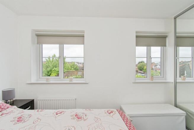 2 bed Terraced for sale Image 11
