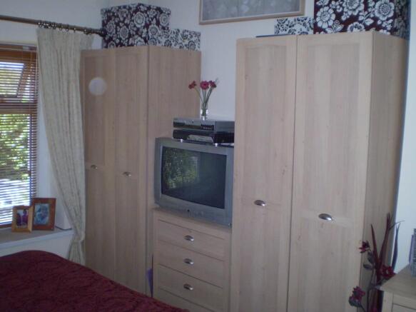 Bedroom 1 (3)