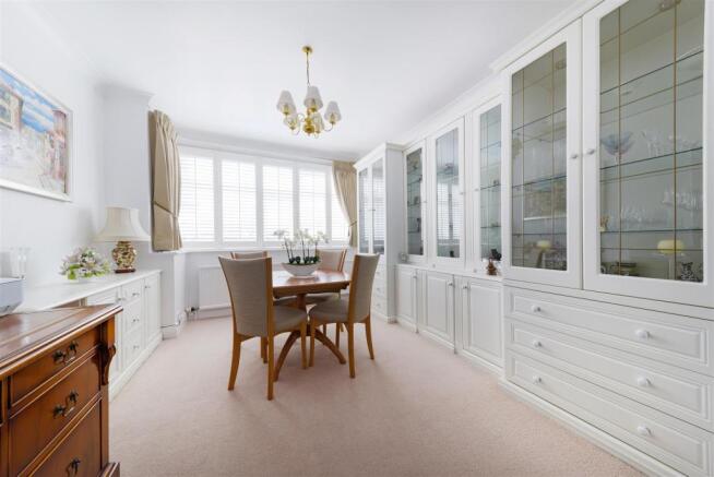 12 Brockenhurst Avenue-8.jpg