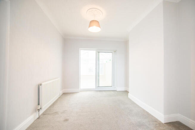 3 bed Semi-Detached to rent Image 6