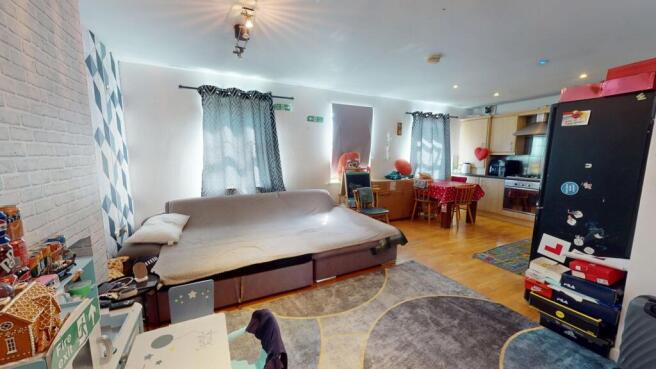 2 bed Apartment for sale Image 4