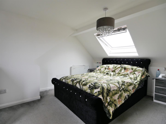 4 bed Semi-Detached for sale Image 7
