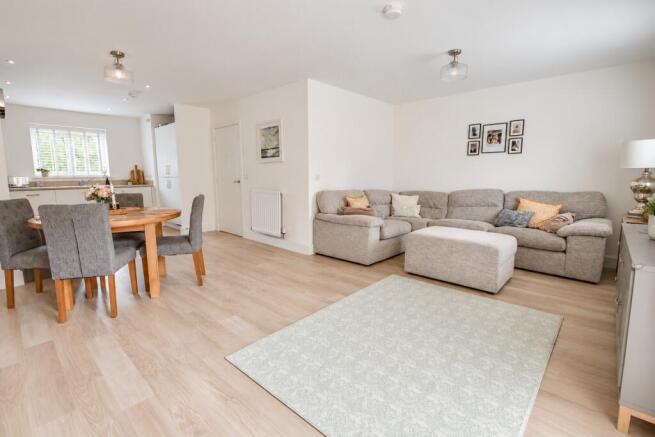 Lounge/Dining Room