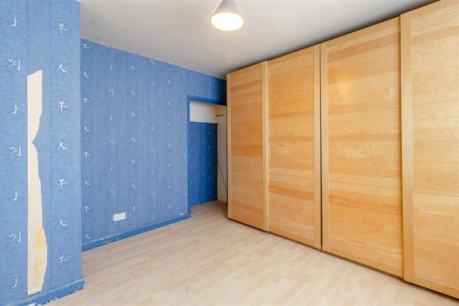 8448172-interior10.jpg