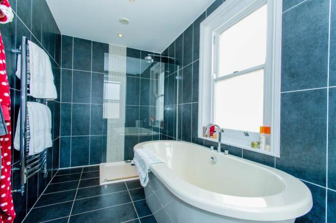 Main en-suite