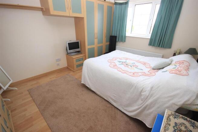 BEDROOM 2