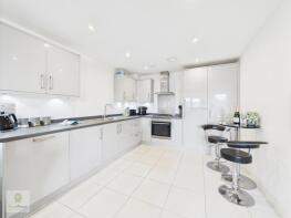 Flat 14, Hawke House, Cross Street, Chatham ME4 4FS