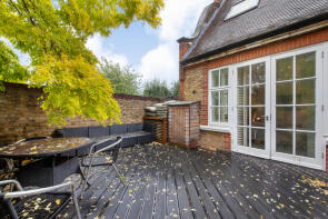 40, Victorian Heights, Thackeray Road, London SW8 3TF