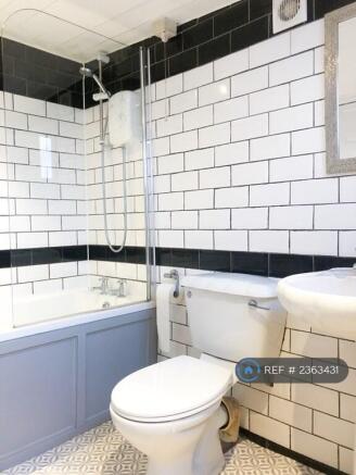 Bathroom (Downstairs)