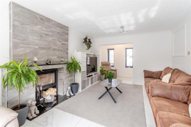 8640608-interior09.jpg