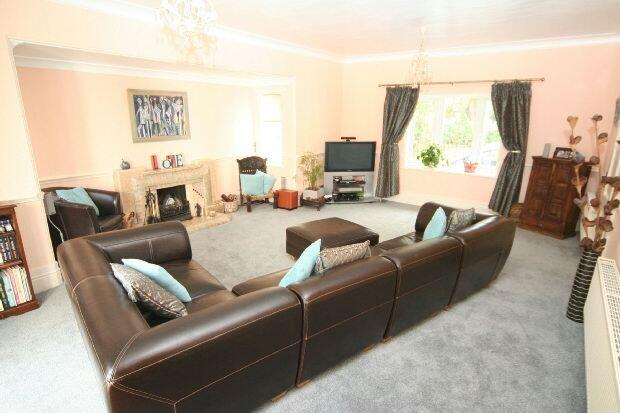 Lounge Photo 2