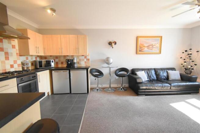 Lounge/Kitchen