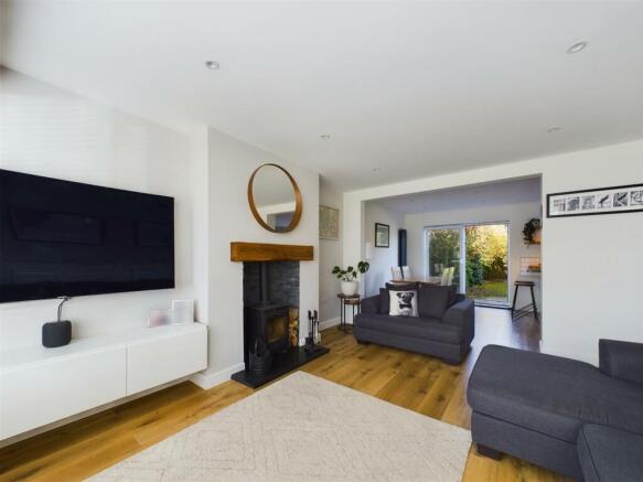 lounge 4.jpg