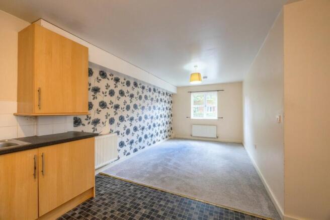2 bed Apartment for sale Image 4