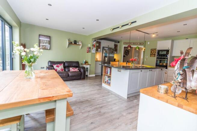 Kitchen / Breakfast