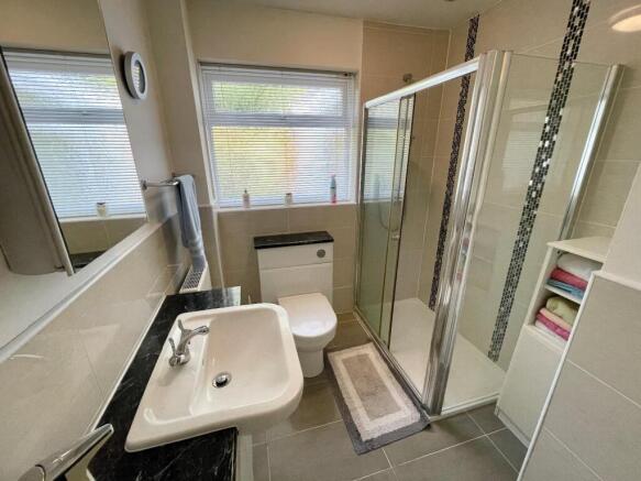 SHOWER ROOM/W.C.