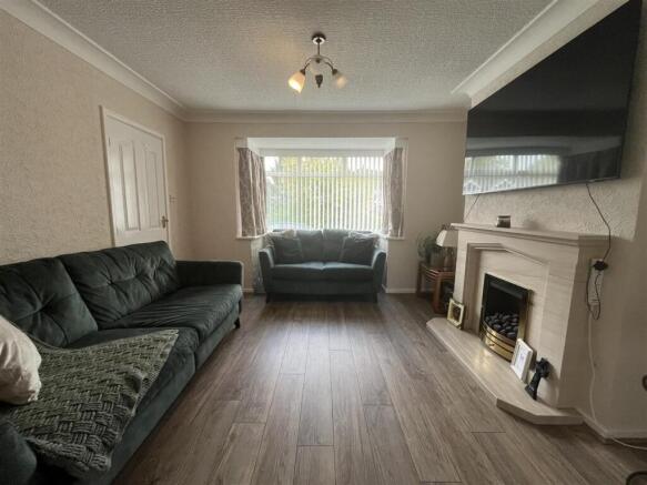 3 bed Semi-Detached for sale Image 6