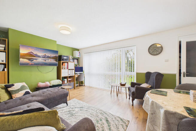 CAM05449G0-PR0069-STILL002