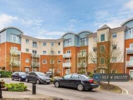 Flat 11, Parkham House, Reynolds Avenue, Redhill RH1 1TU