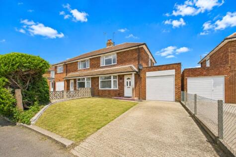 Compton Avenue, Tilehurst, Reading, Berkshire, RG31