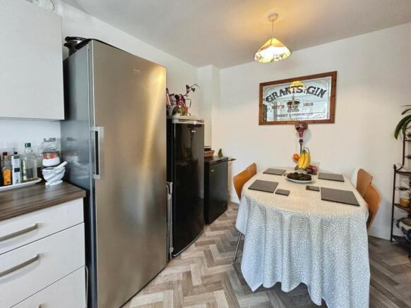 3 bed Semi-Detached for sale Image 5