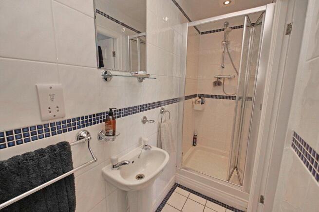 4 bed Semi-Detached for sale Image 8