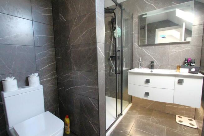 En Suite 3.JPG