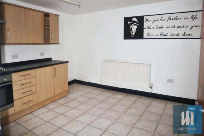 2 bed Terraced to rent Image 6