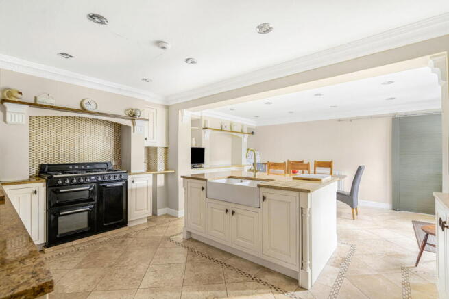Marlow Road, Cadmore End, High Wycombe, HP14 3PF photo 4