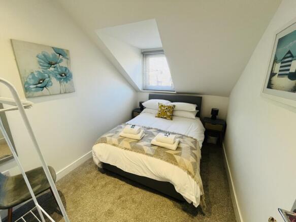 2 bed Apartment to rent Image 5