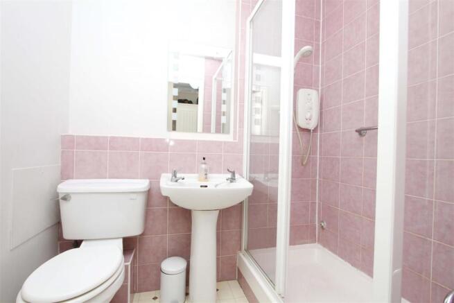 Bathroom 1.jpg