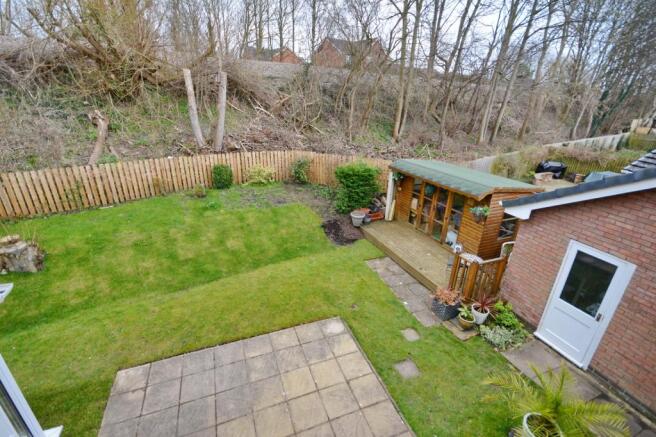 7 Leighton close gdn.jpeg
