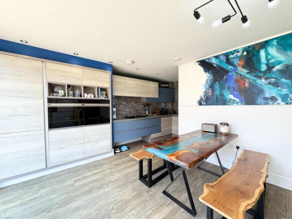 4 bed Detached for sale Image 6