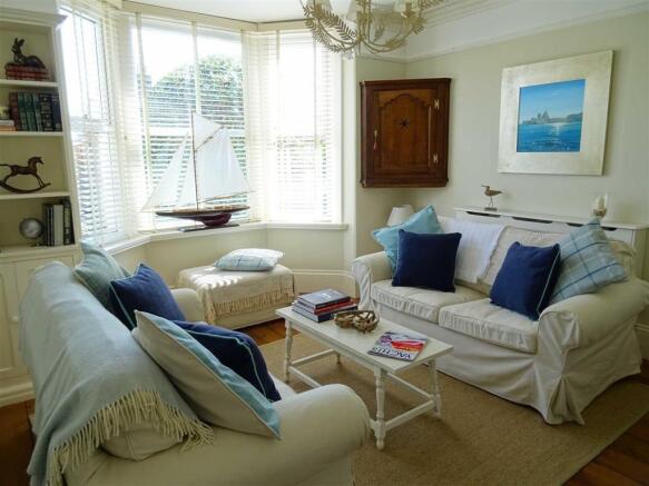 SITTING ROOM: