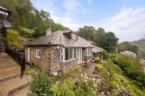 4 Uplands, Quarry Road, High Peak SK22 1AE