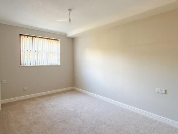 2 bed Flat for sale Image 5