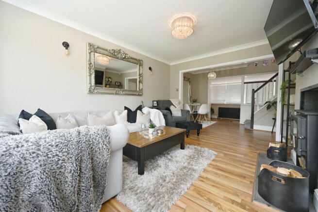 4 bed Detached for sale Image 7