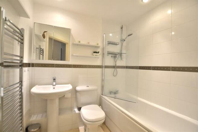 Family Bathroom.JPG