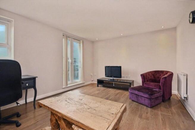 3 bed Town House for sale Image 6