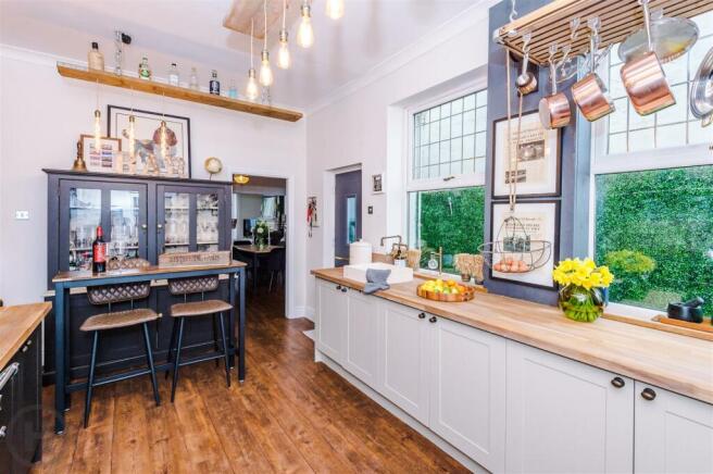 Kitchen (2).jpg