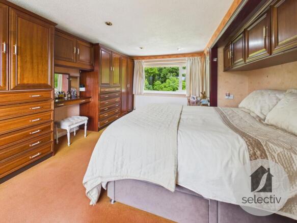 4 bed Detached for sale Image 12