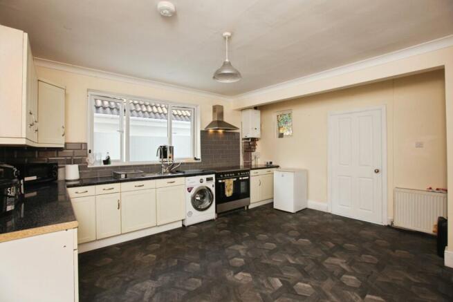 Ashburton Road, Newton Abbot, TQ12 photo 4
