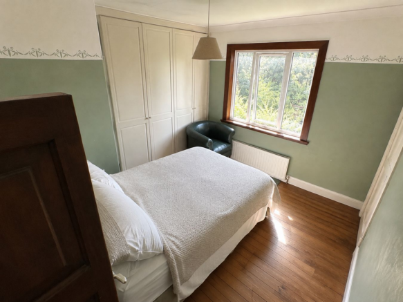 4 bed Detached for sale Image 10