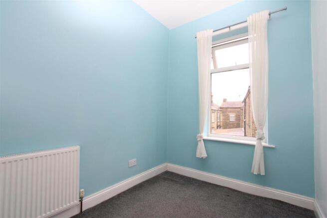 2 bed Terraced to rent Image 10