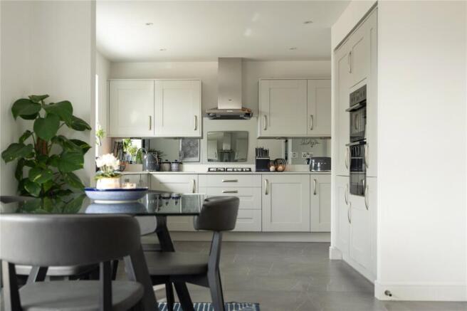 4 bed Detached for sale Image 8