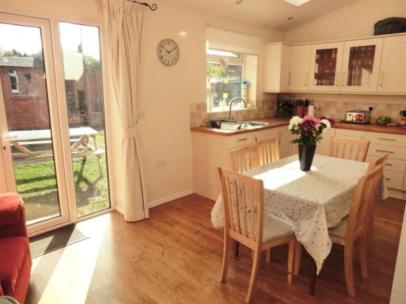 Kitchen/Dining Room