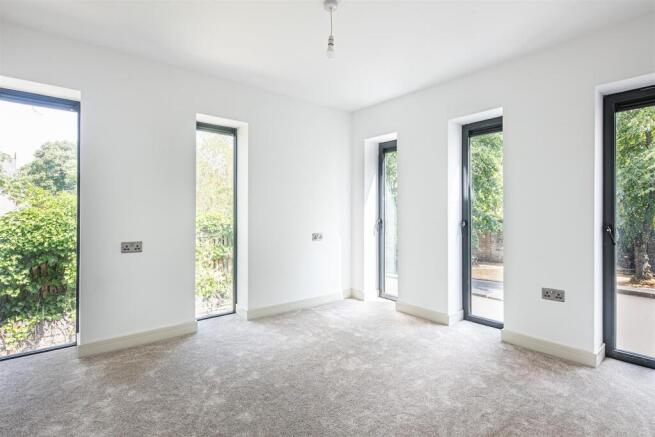 2 bed Apartment for sale Image 6